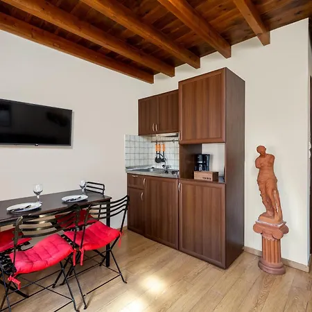 Apartment 3 Charites Old Town