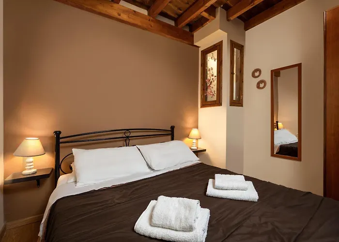 3 Charites Old Town Apartment *